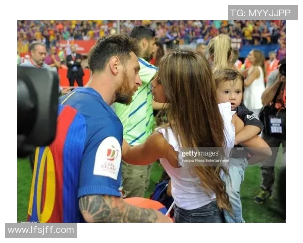 足球明星背部纹身艺术揭秘展现个性与荣耀的完美结合