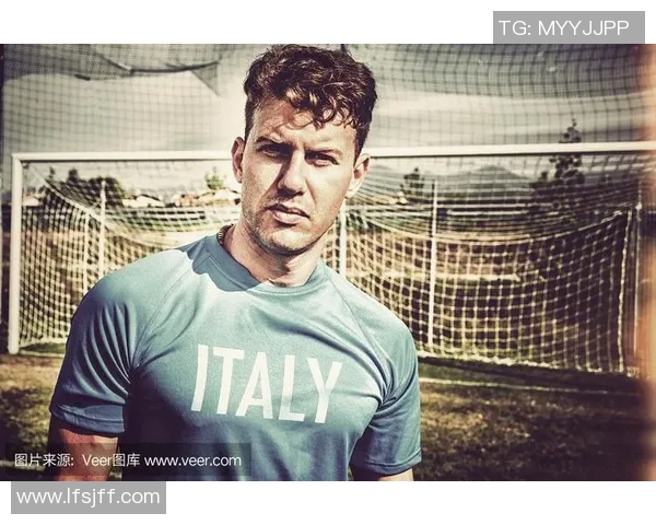 足球明星线条图展现运动之美与激情的完美结合 足球明星线条图展现运动之美与激情的完美结合