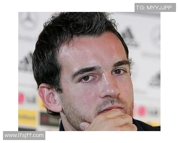 足球明星花花公子的奢华生活与场内外的风流韵事揭秘